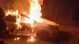 auto hoří 644071133 1386684383260815 2085465299115569828 n